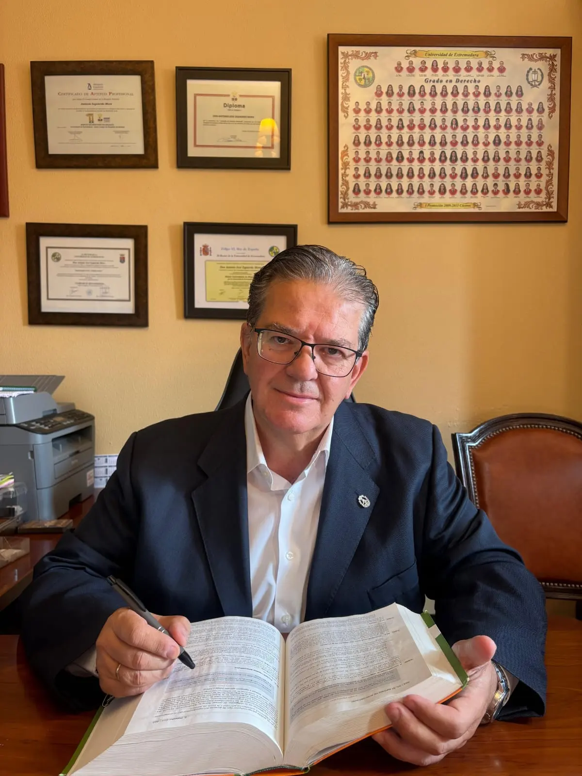Antonio Izquierdo Mora Abogado