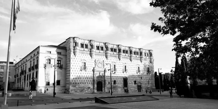Serrano Abogados