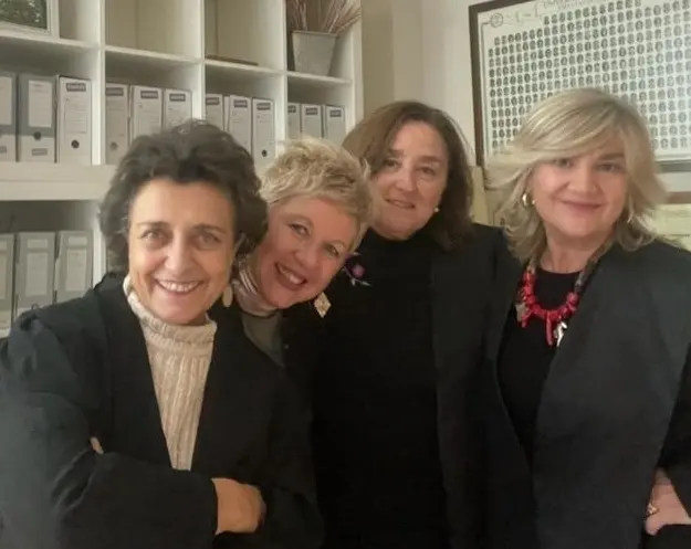 Entre4abogados — foto 2 de 4