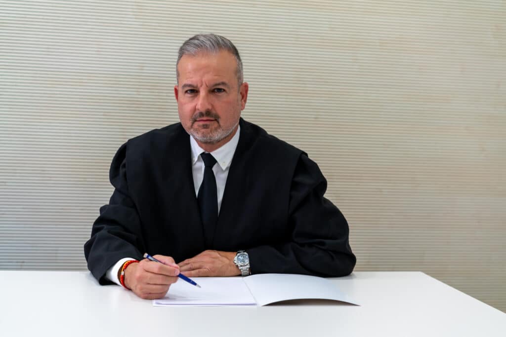 Luis López Pérez - Abogado